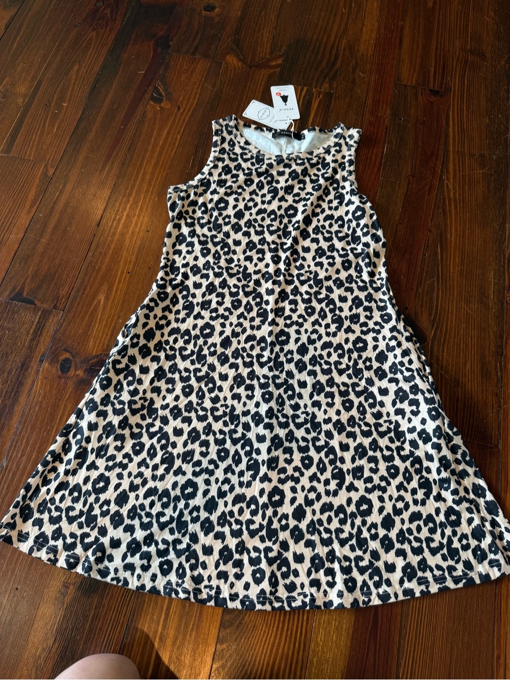 NWT women’s Leopard Print Sleeveless Dress